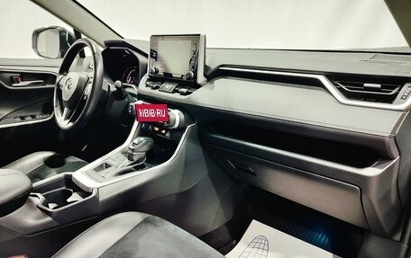 Toyota RAV4, 2021 год, 3 950 000 рублей, 14 фотография