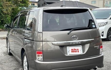 Toyota ISis I, 2012 год, 1 032 000 рублей, 24 фотография