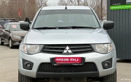Mitsubishi L200 IV рестайлинг, 2013 год, 1 799 000 рублей, 2 фотография