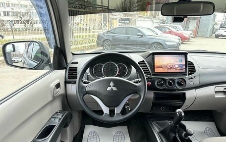 Mitsubishi L200 IV рестайлинг, 2013 год, 1 799 000 рублей, 13 фотография