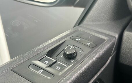 Volkswagen Multivan T6 рестайлинг, 2020 год, 4 999 000 рублей, 26 фотография