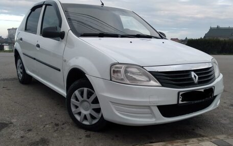 Renault Logan I, 2012 год, 550 000 рублей, 3 фотография