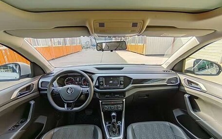 Volkswagen T-Cross I, 2021 год, 1 645 000 рублей, 8 фотография