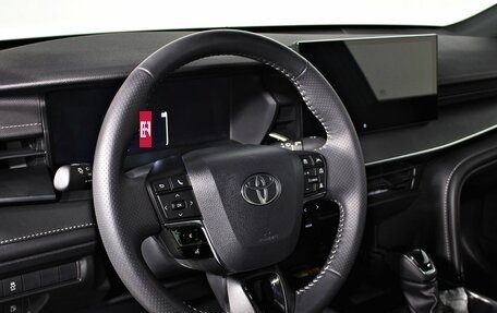 Toyota Camry, 2025 год, 4 940 000 рублей, 15 фотография