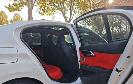 BMW 1 серия, 2022 год, 1 550 000 рублей, 10 фотография