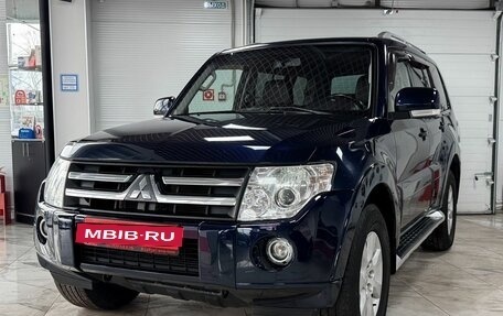 Mitsubishi Pajero IV, 2010 год, 1 699 000 рублей, 2 фотография