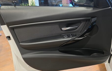 BMW 3 серия, 2017 год, 1 999 000 рублей, 17 фотография