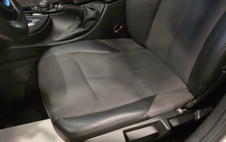 BMW 3 серия, 2017 год, 1 999 000 рублей, 14 фотография