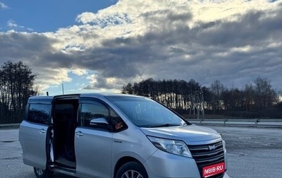 Toyota Noah III, 2015 год, 1 100 000 рублей, 1 фотография