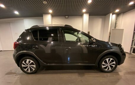 Renault Sandero II рестайлинг, 2019 год, 1 365 000 рублей, 2 фотография