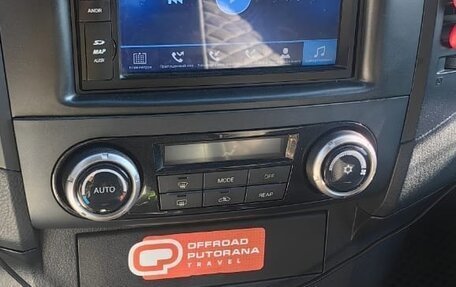 Mitsubishi Pajero IV, 2011 год, 2 500 000 рублей, 8 фотография