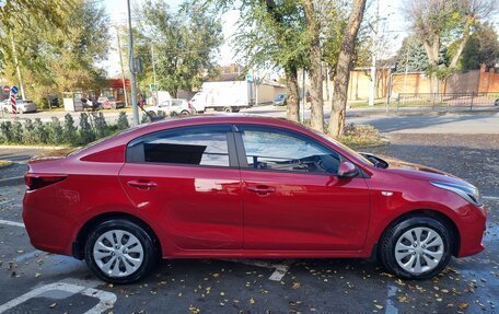 KIA Rio IV, 2018 год, 1 450 000 рублей, 2 фотография