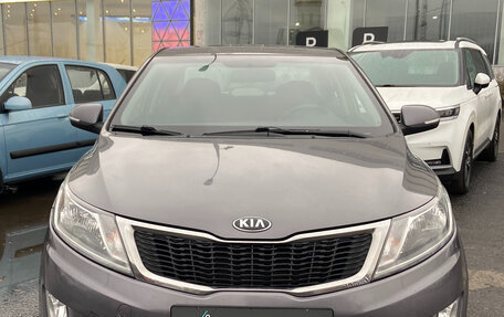 KIA Rio III рестайлинг, 2015 год, 980 000 рублей, 3 фотография