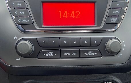 KIA Rio III рестайлинг, 2015 год, 980 000 рублей, 18 фотография