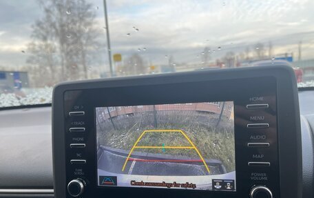 Toyota Yaris, 2020 год, 1 070 000 рублей, 2 фотография