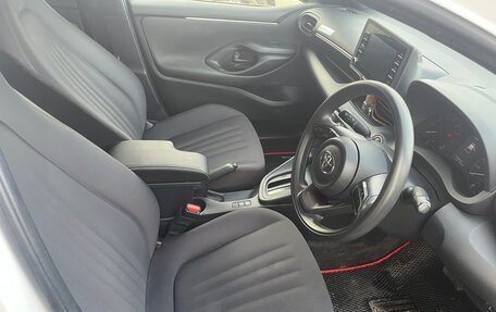 Toyota Yaris, 2020 год, 1 070 000 рублей, 8 фотография