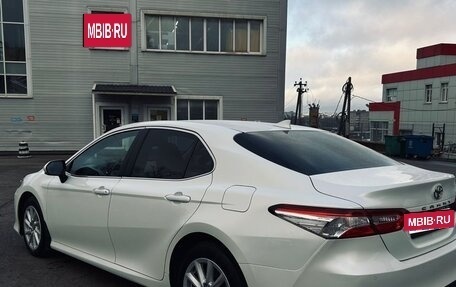 Toyota Camry, 2021 год, 3 300 000 рублей, 7 фотография