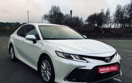 Toyota Camry, 2021 год, 3 300 000 рублей, 3 фотография