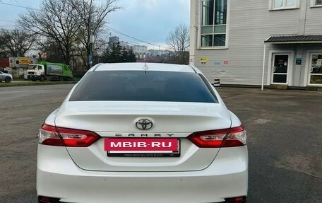 Toyota Camry, 2021 год, 3 300 000 рублей, 6 фотография