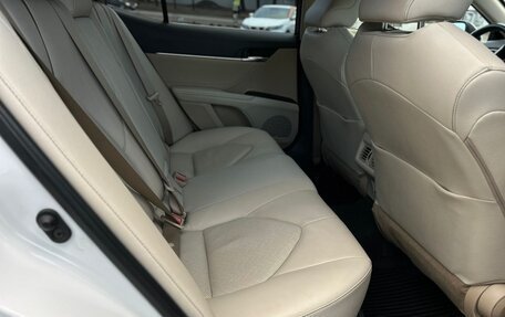 Toyota Camry, 2021 год, 3 300 000 рублей, 15 фотография