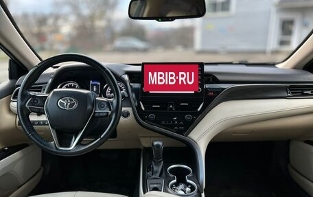 Toyota Camry, 2021 год, 3 300 000 рублей, 9 фотография