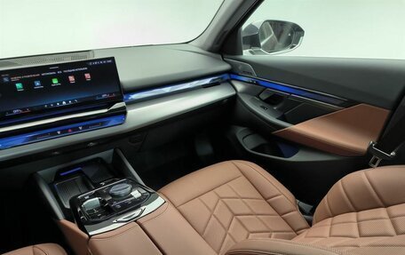 BMW 5 серия, 2025 год, 8 600 000 рублей, 14 фотография