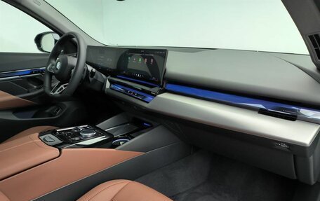 BMW 5 серия, 2025 год, 8 600 000 рублей, 9 фотография