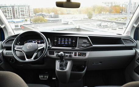 Volkswagen Caravelle T6 рестайлинг, 2021 год, 4 498 900 рублей, 8 фотография