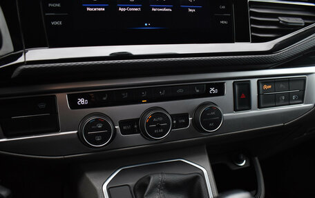 Volkswagen Caravelle T6 рестайлинг, 2021 год, 4 498 900 рублей, 12 фотография