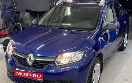 Renault Logan II, 2016 год, 700 000 рублей, 2 фотография