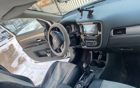 Mitsubishi Outlander III рестайлинг 3, 2012 год, 1 280 000 рублей, 6 фотография