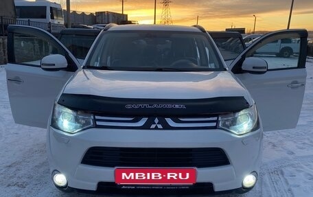Mitsubishi Outlander III рестайлинг 3, 2012 год, 1 280 000 рублей, 2 фотография