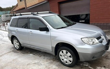 Mitsubishi Outlander III рестайлинг 3, 2006 год, 680 000 рублей, 2 фотография