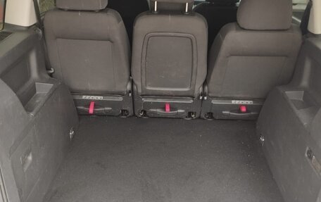 Volkswagen Touran III, 2010 год, 600 000 рублей, 8 фотография