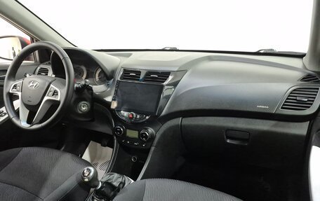 Hyundai Solaris II рестайлинг, 2011 год, 660 000 рублей, 12 фотография