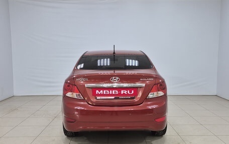 Hyundai Solaris II рестайлинг, 2011 год, 660 000 рублей, 5 фотография