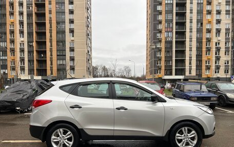 Hyundai ix35 I рестайлинг, 2011 год, 900 000 рублей, 4 фотография