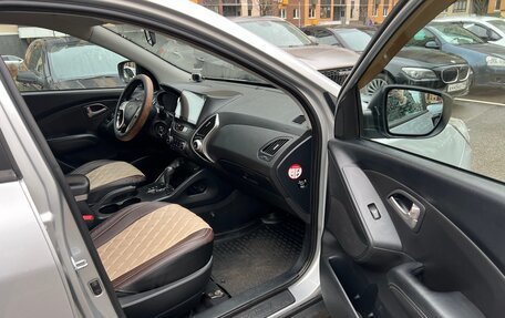 Hyundai ix35 I рестайлинг, 2011 год, 900 000 рублей, 20 фотография