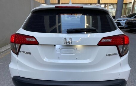 Honda Vezel, 2020 год, 1 800 000 рублей, 3 фотография