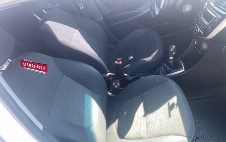 Hyundai Solaris II рестайлинг, 2014 год, 930 000 рублей, 11 фотография