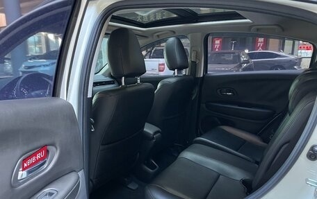 Honda Vezel, 2020 год, 1 800 000 рублей, 5 фотография