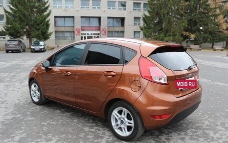 Ford Fiesta, 2016 год, 890 000 рублей, 4 фотография