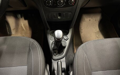 Renault Logan II, 2020 год, 890 000 рублей, 13 фотография