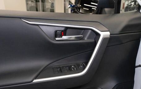 Toyota RAV4, 2025 год, 4 250 000 рублей, 10 фотография