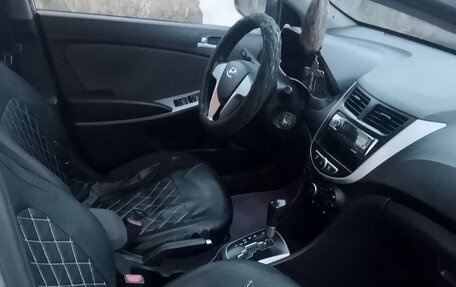 Hyundai Solaris II рестайлинг, 2011 год, 500 000 рублей, 3 фотография