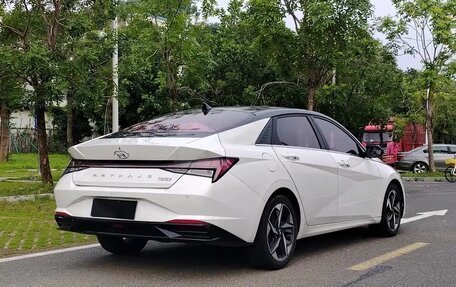 Hyundai Elantra, 2022 год, 1 680 000 рублей, 4 фотография