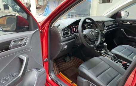 Volkswagen T-Roc I, 2021 год, 1 870 000 рублей, 4 фотография