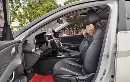 Hyundai Elantra, 2022 год, 1 680 000 рублей, 7 фотография