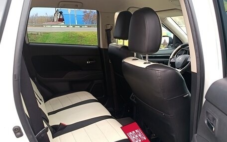 Mitsubishi Outlander III рестайлинг 3, 2019 год, 1 870 000 рублей, 8 фотография