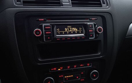 Volkswagen Jetta VI, 2011 год, 1 100 000 рублей, 13 фотография